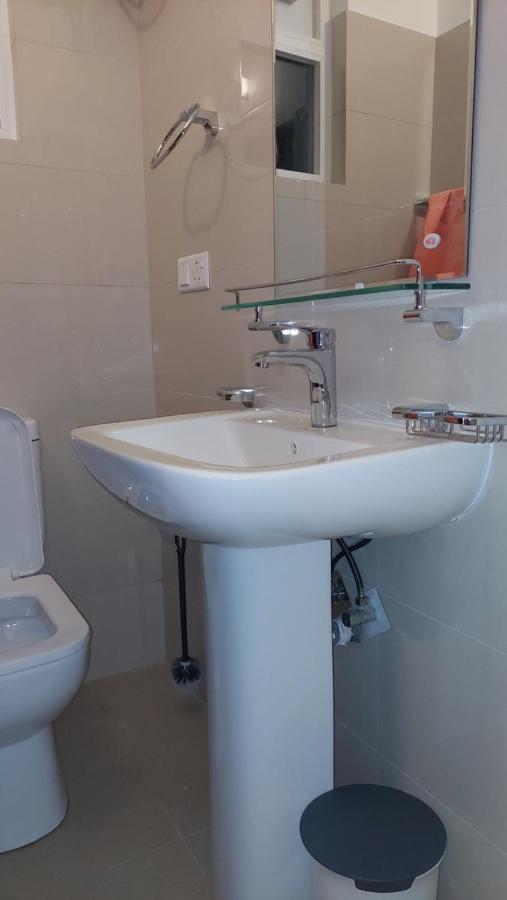Chanya Luxury Apartment, S 31, Lake View Residencies ヌワラ・エリヤ エクステリア 写真